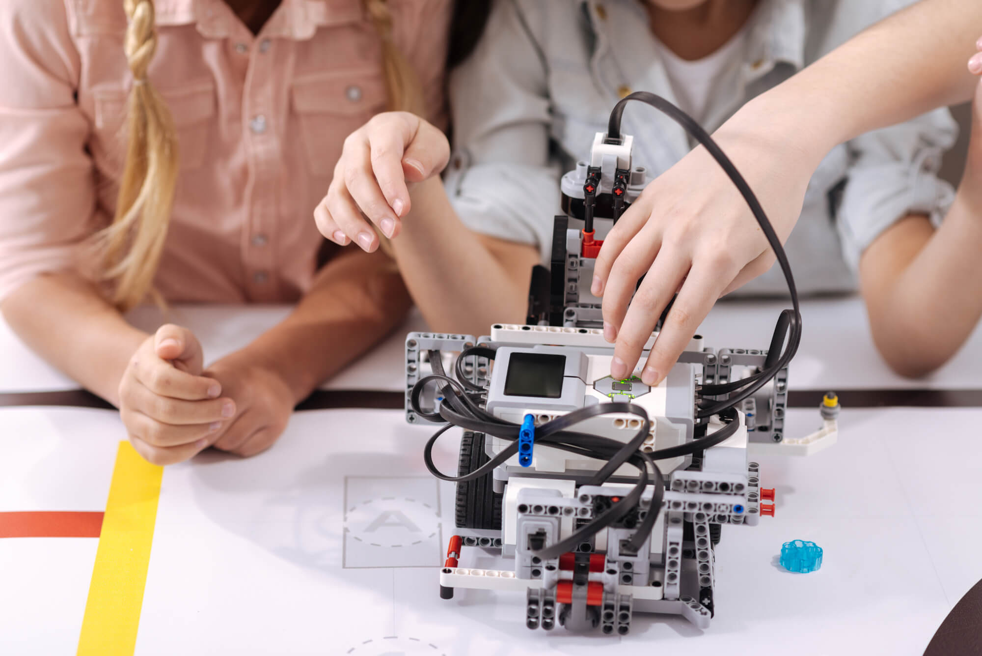 Identifique as competências que a robótica estimula nos estudantes